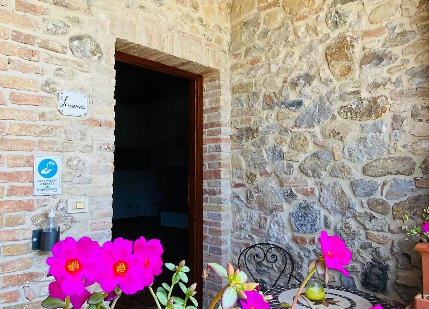 Agriturismo La Peschiera Casole d'Elsa 0*,