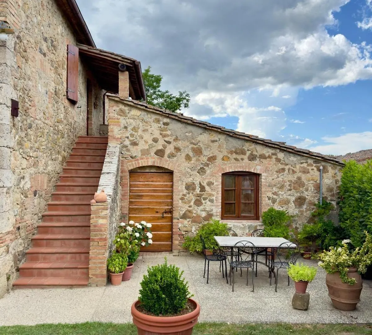 Farm stay Agriturismo La Peschiera Casole d'Elsa