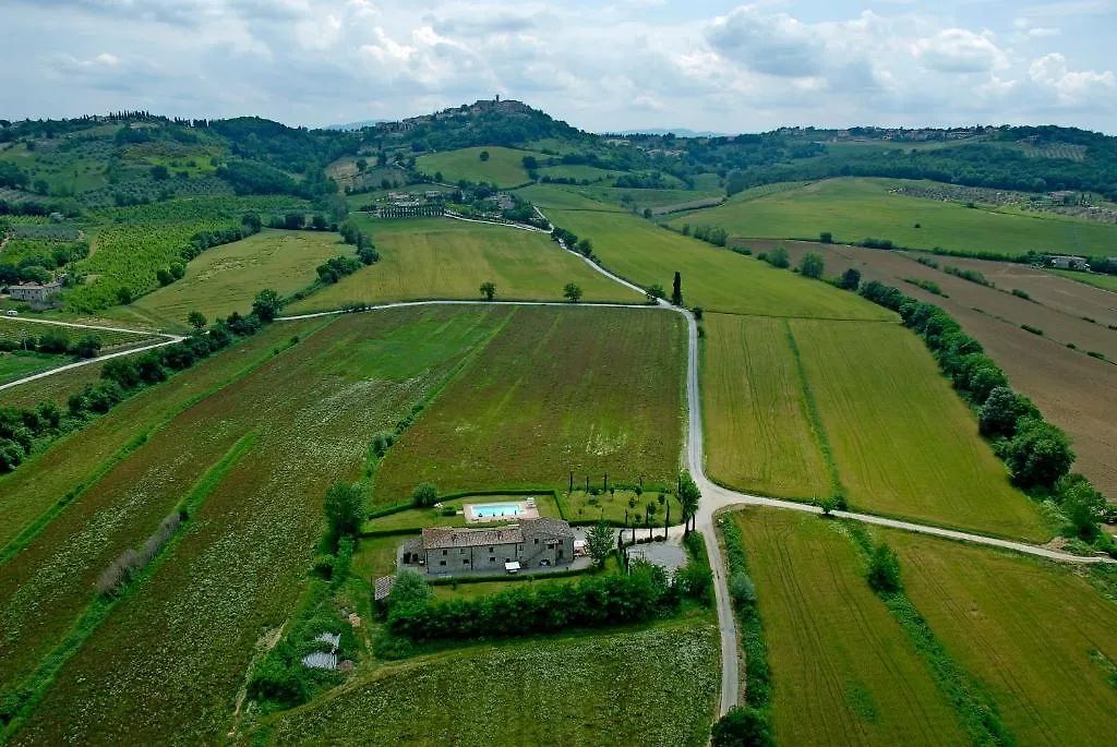 Farm stay Agriturismo La Peschiera Casole d'Elsa