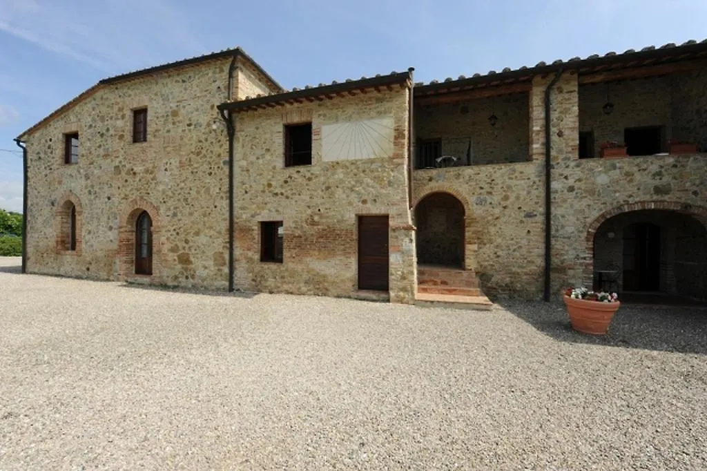 Farm stay Agriturismo La Peschiera Casole d'Elsa